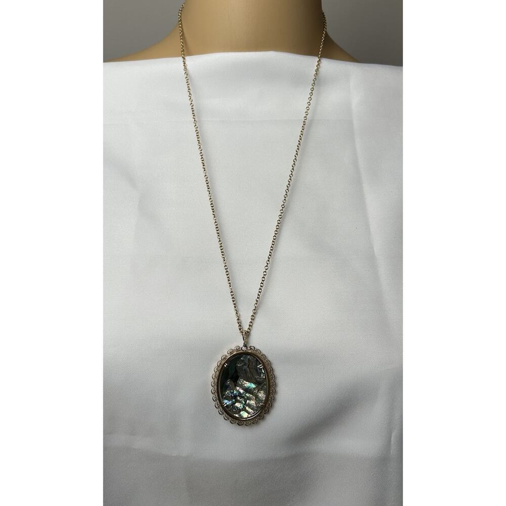 Lovely Gold Tone Necklace with Beautiful Abalone Shell Pendant